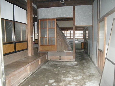 改修前の玄関ホール